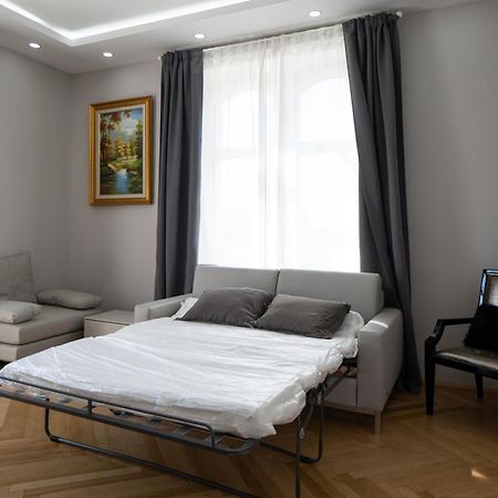 וינה Charming 2-Room Apartment With Balcony, 15 Min To Center מראה חיצוני תמונה
