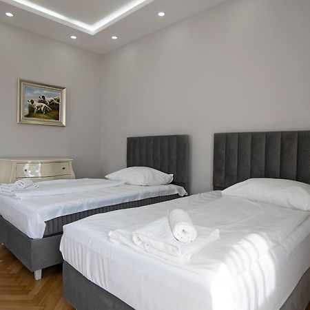 וינה Charming 2-Room Apartment With Balcony, 15 Min To Center מראה חיצוני תמונה