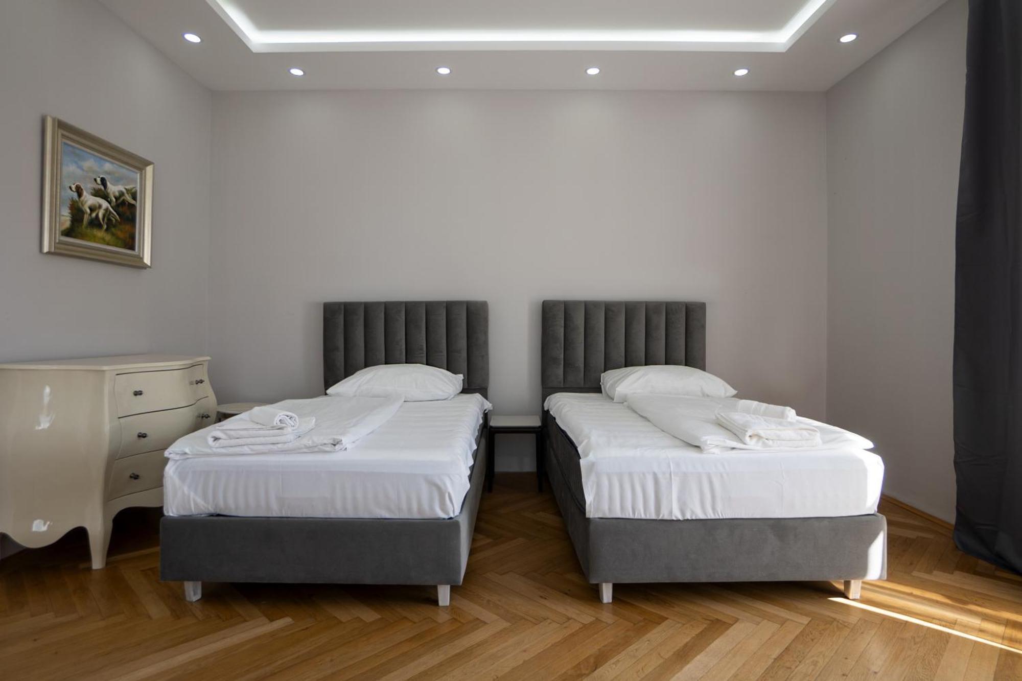 וינה Charming 2-Room Apartment With Balcony, 15 Min To Center מראה חיצוני תמונה