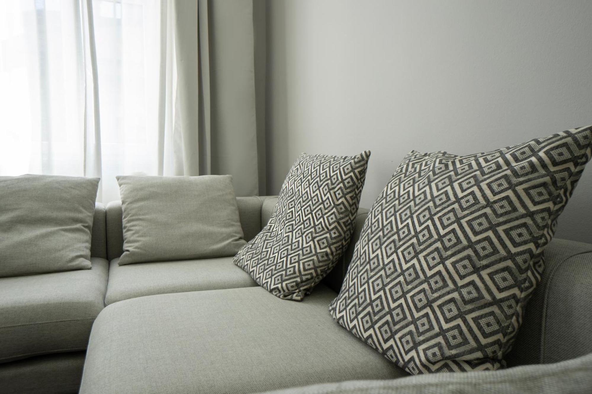 וינה Charming 2-Room Apartment With Balcony, 15 Min To Center מראה חיצוני תמונה
