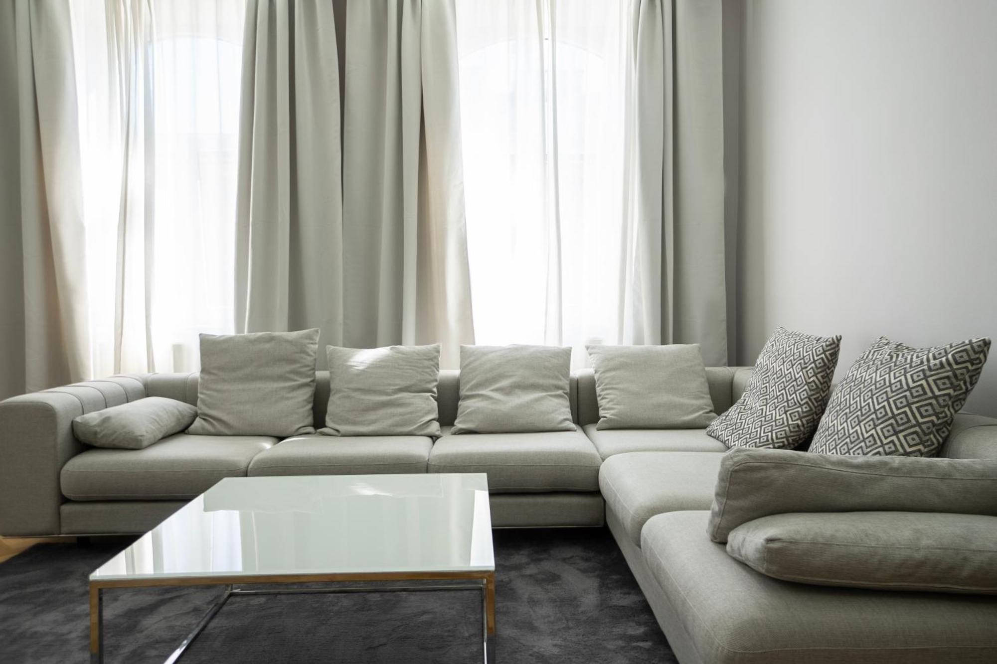 וינה Charming 2-Room Apartment With Balcony, 15 Min To Center מראה חיצוני תמונה