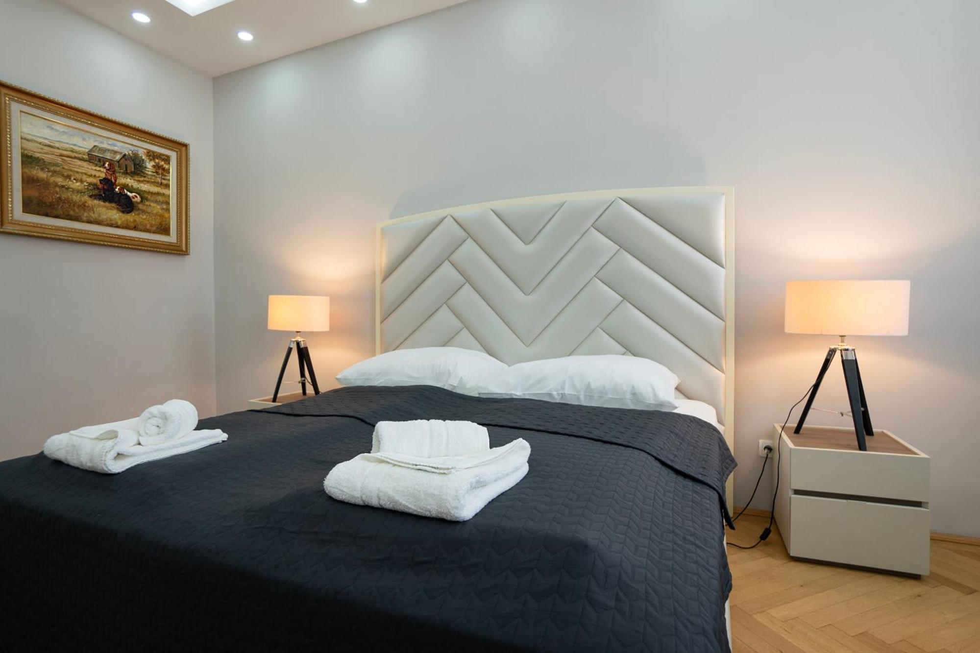 וינה Charming 2-Room Apartment With Balcony, 15 Min To Center מראה חיצוני תמונה