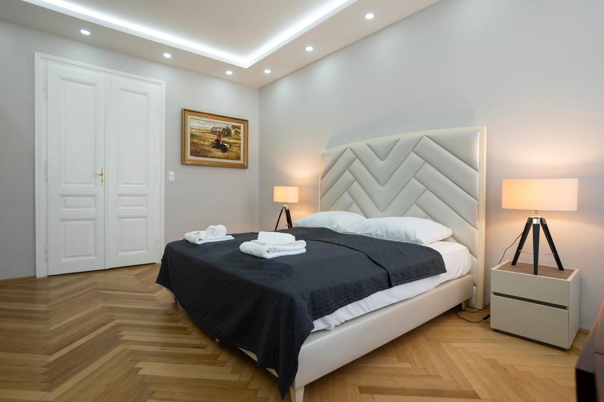 וינה Charming 2-Room Apartment With Balcony, 15 Min To Center מראה חיצוני תמונה