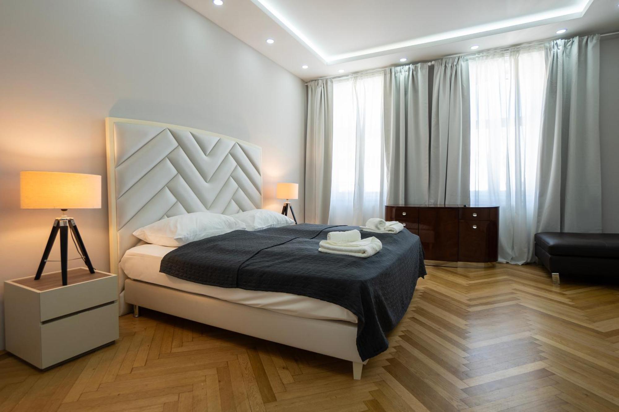 וינה Charming 2-Room Apartment With Balcony, 15 Min To Center מראה חיצוני תמונה